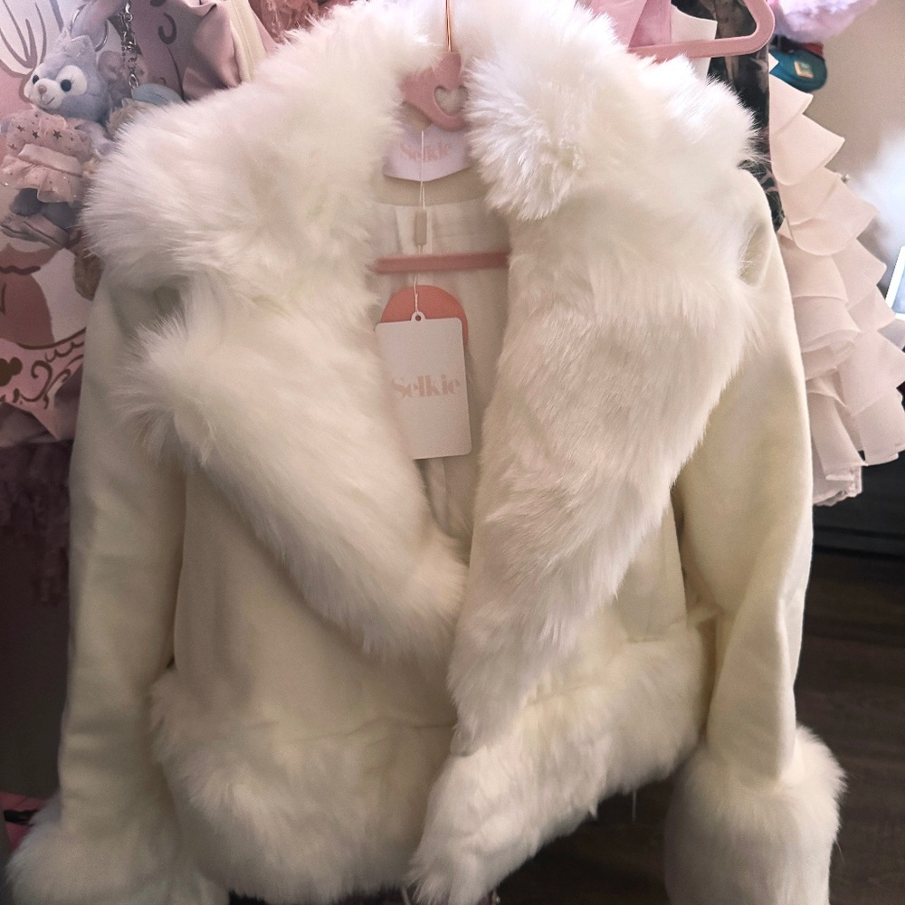 BNWT Selkie Ivory Cropped Groupie Coat